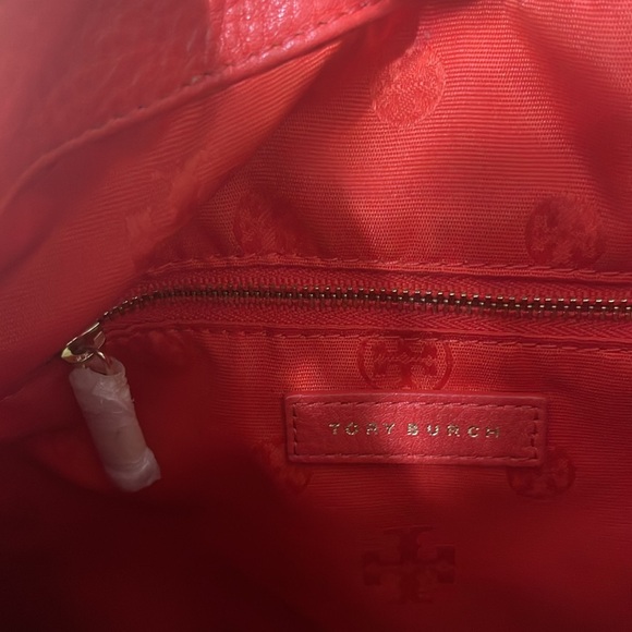 Tory Burch vibrant pebbled red leather shoulder bag NWOT pristine condit… - Picture 6 of 9